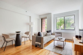 Chelsea studio w elevator wd nr Flatiron NYC-1225